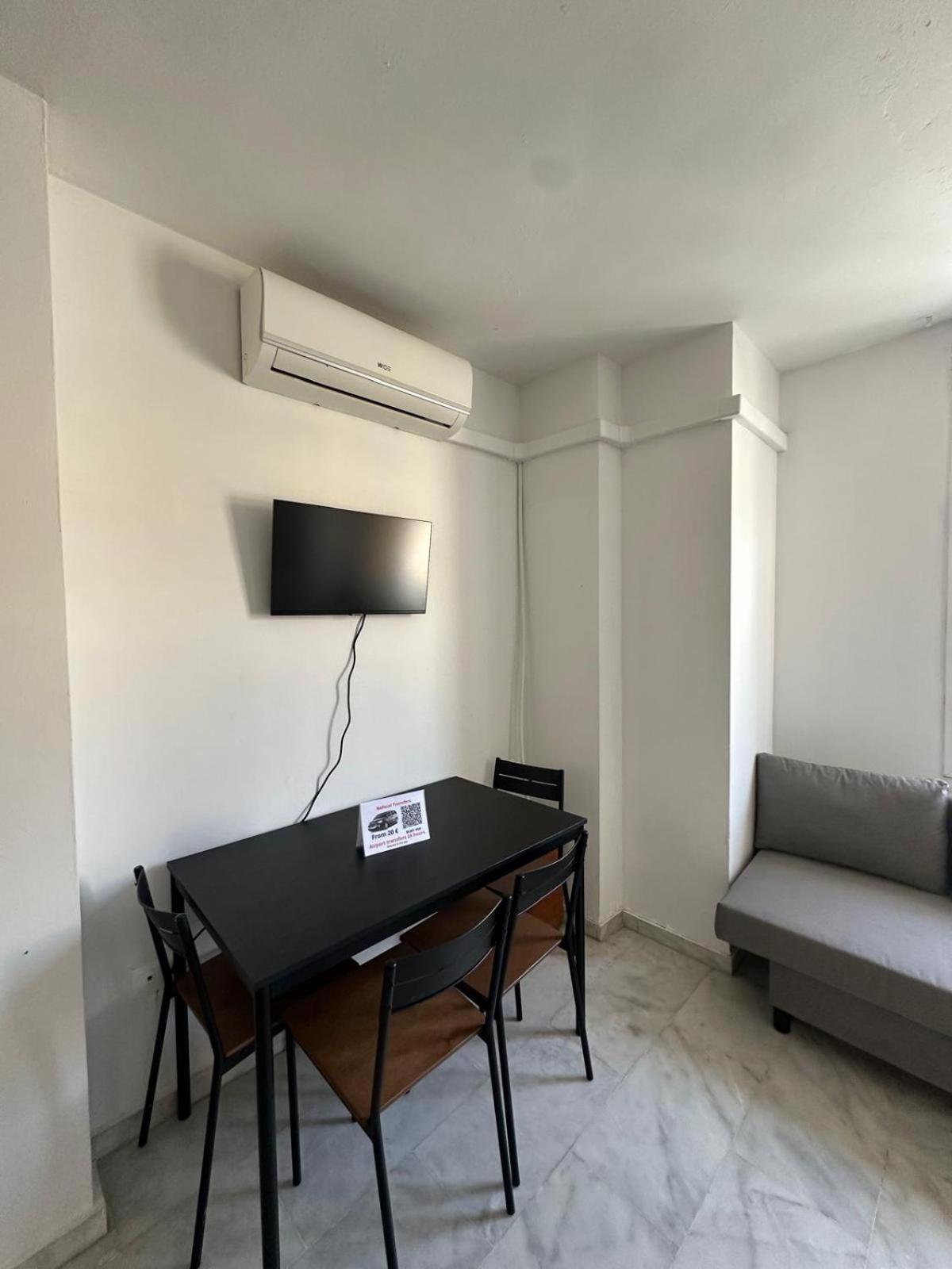 Apartamentos Playa Huelin مالقة المظهر الخارجي الصورة
